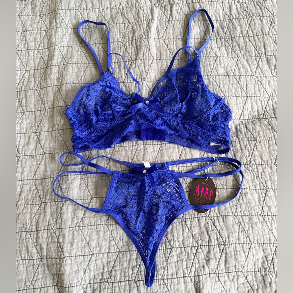 AvidLove Vibrant Blue Lace Bra Thong Set Size Medium
